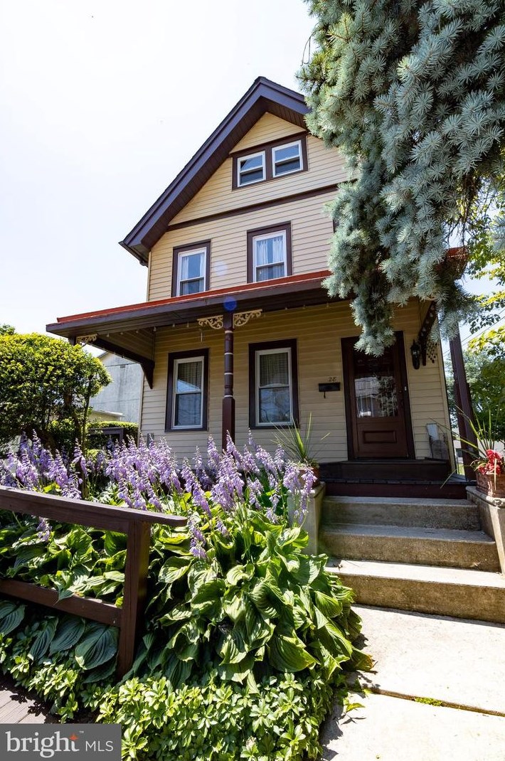 28 Walnut St, Rutledge, PA 19070-1536