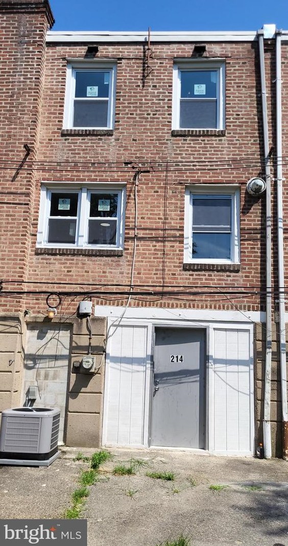 214 21st St, Chester PA  19013-4916 exterior