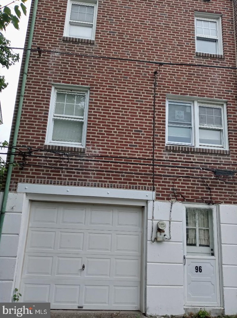 96 Frances Ave, Sharon Hill, PA 19079-1909