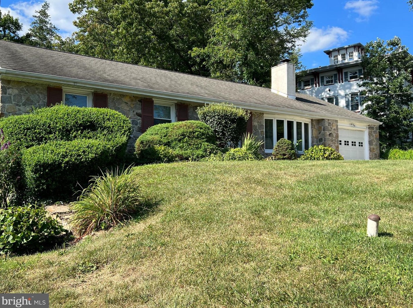 319 Meetinghouse Ln, Media, PA 19063