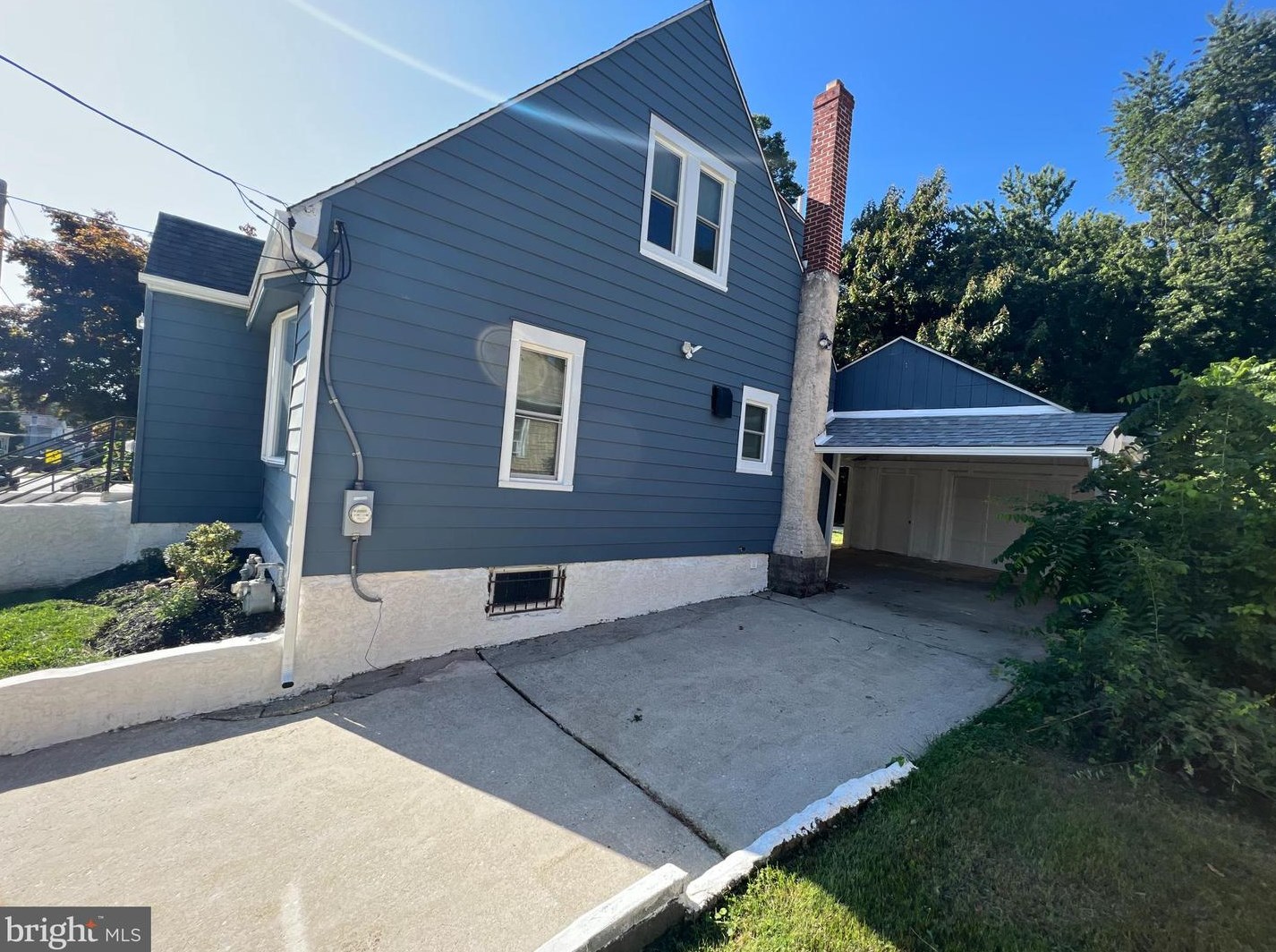 642 Greenhill Rd, Sharon Hill, PA 19079-2339