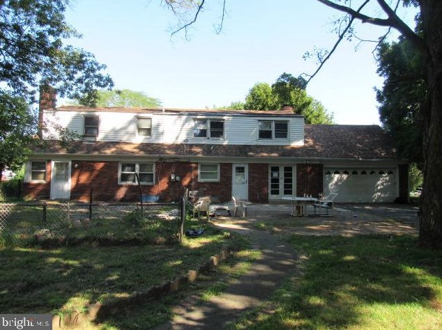 509 Collins Dr, Coal Township, PA 19064