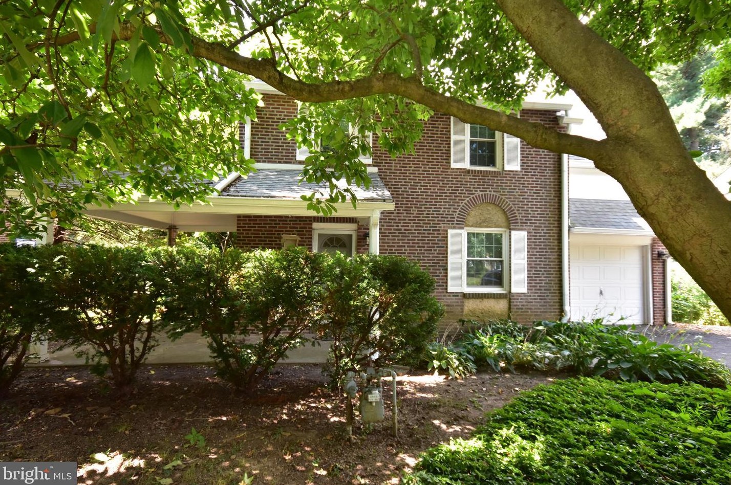805 S Providence Rd, Coal Township, PA 19086