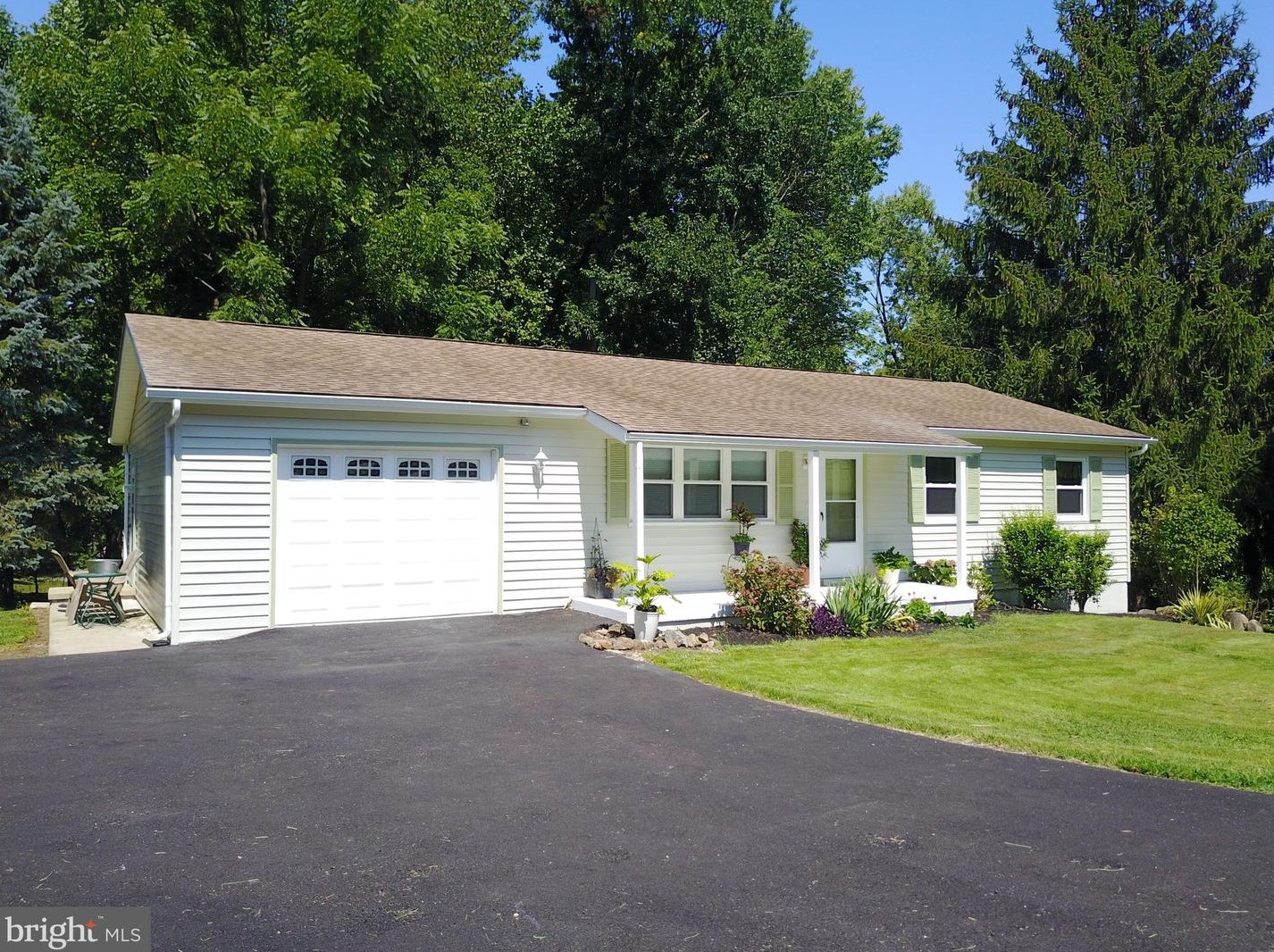1694 Bethel Rd, Boothwyn, PA 19061