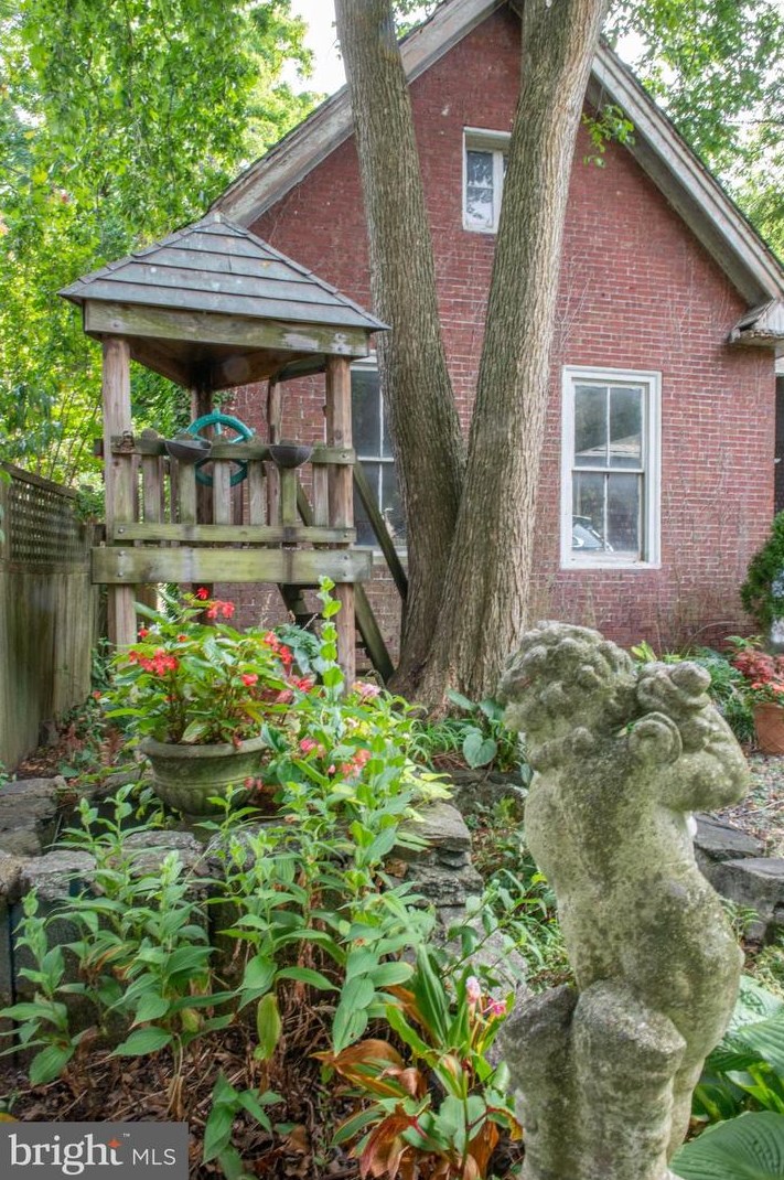 105 Cornell Ave, Swarthmore PA 19081-1933 exterior