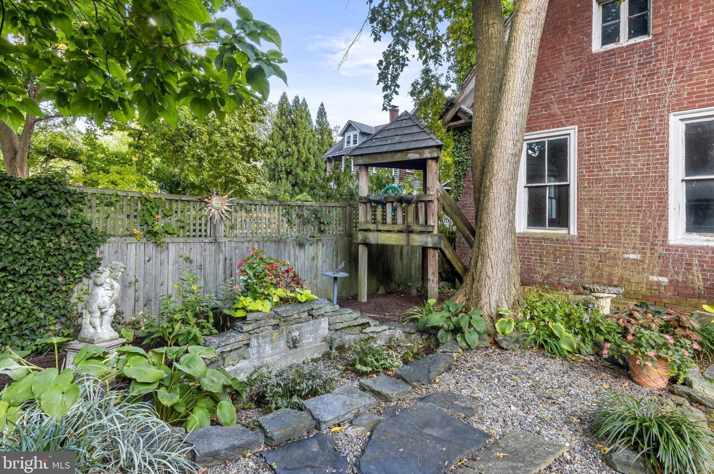 105 Cornell Ave, Swarthmore PA 19081-1933 exterior