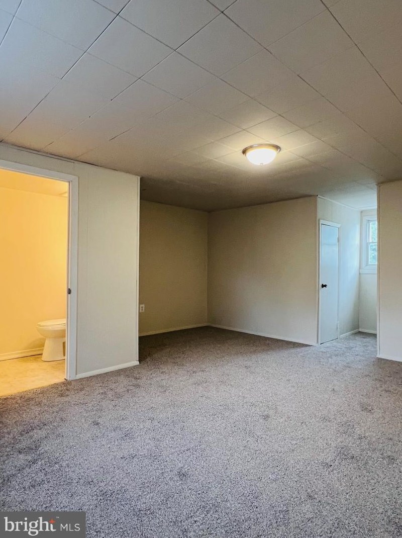 536 69th St, Upper Darby PA 19082-4102 exterior