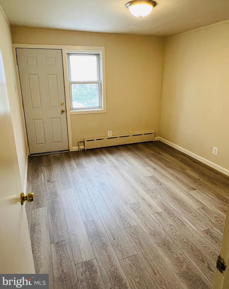 536 69th St, Upper Darby PA 19082-4102 exterior