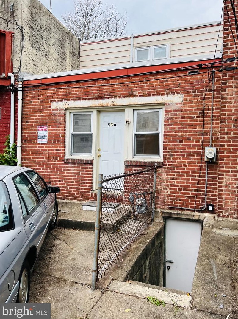 536 69th St, Upper Darby PA 19082-4102 exterior