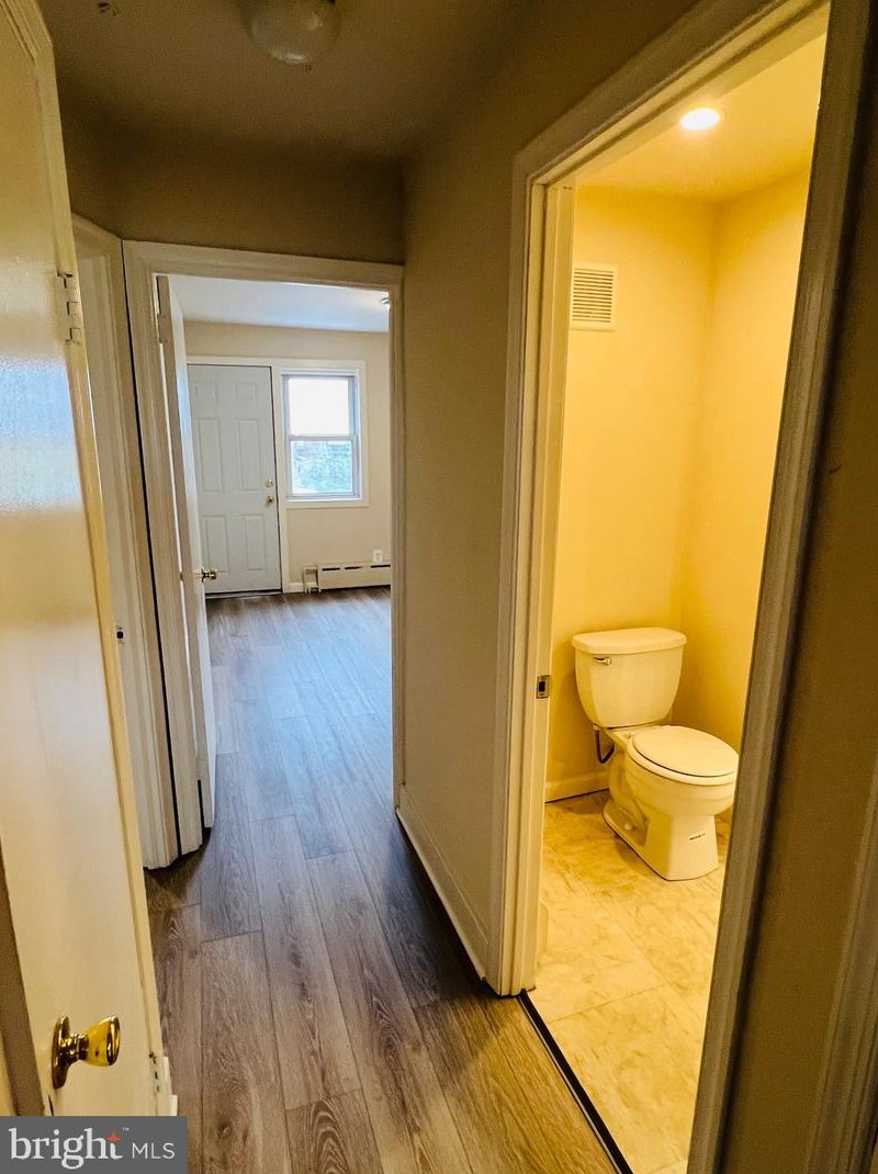 536 69th St, Upper Darby PA 19082-4102 exterior