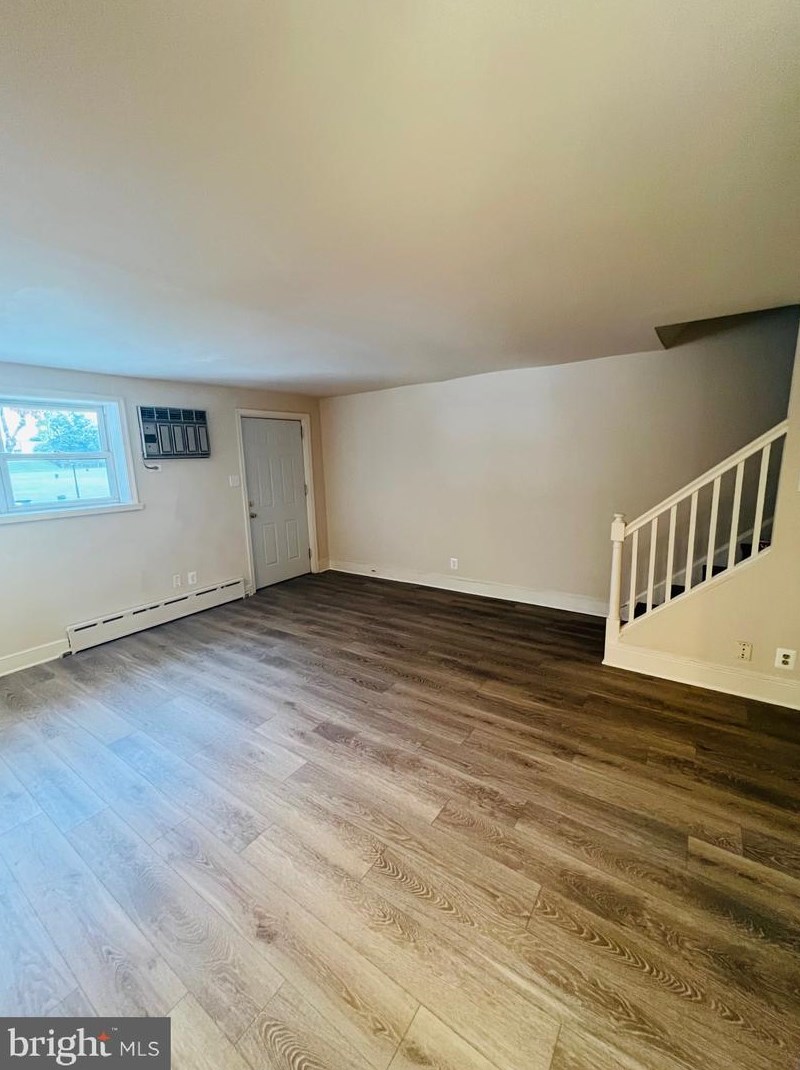 536 69th St, Upper Darby PA 19082-4102 exterior