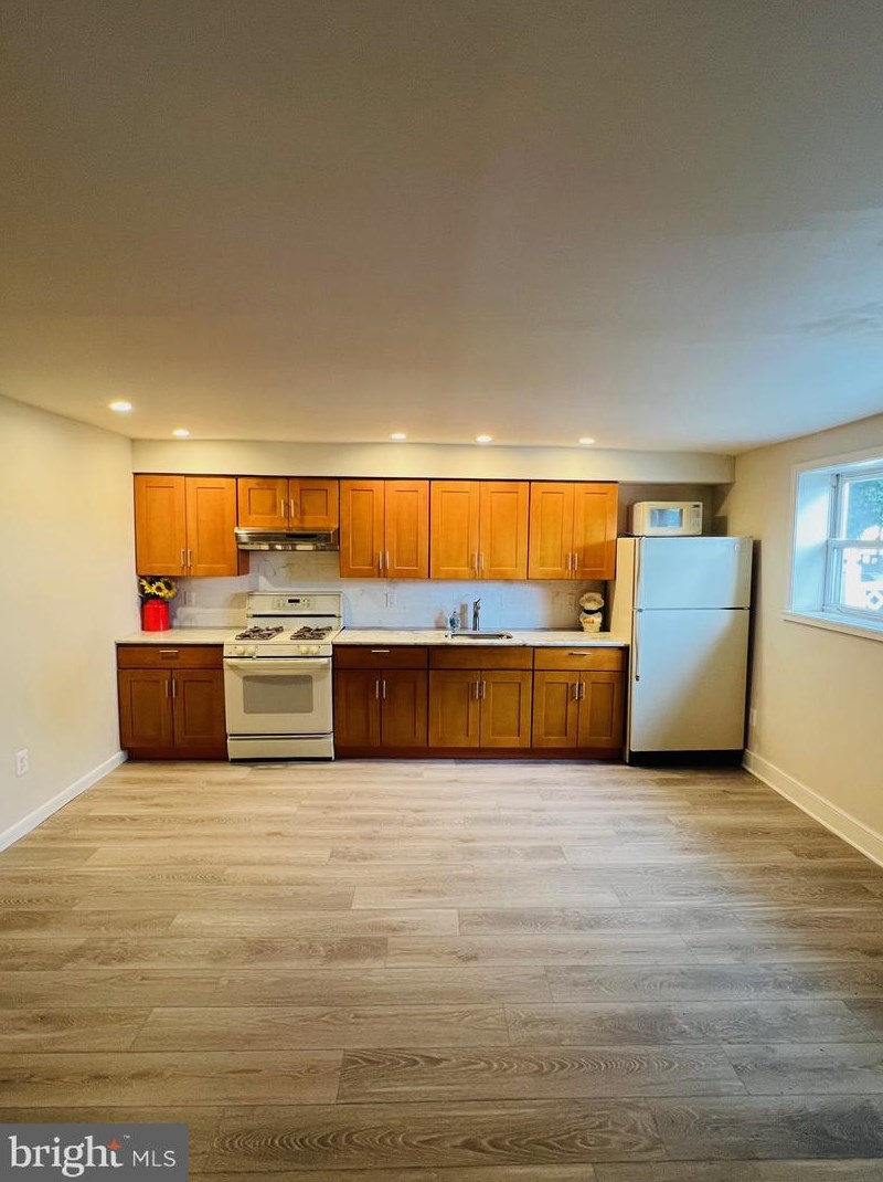 536 69th St, Upper Darby PA 19082-4102 exterior