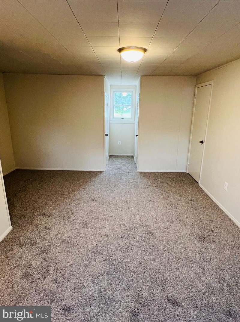 536 69th St, Upper Darby PA 19082-4102 exterior