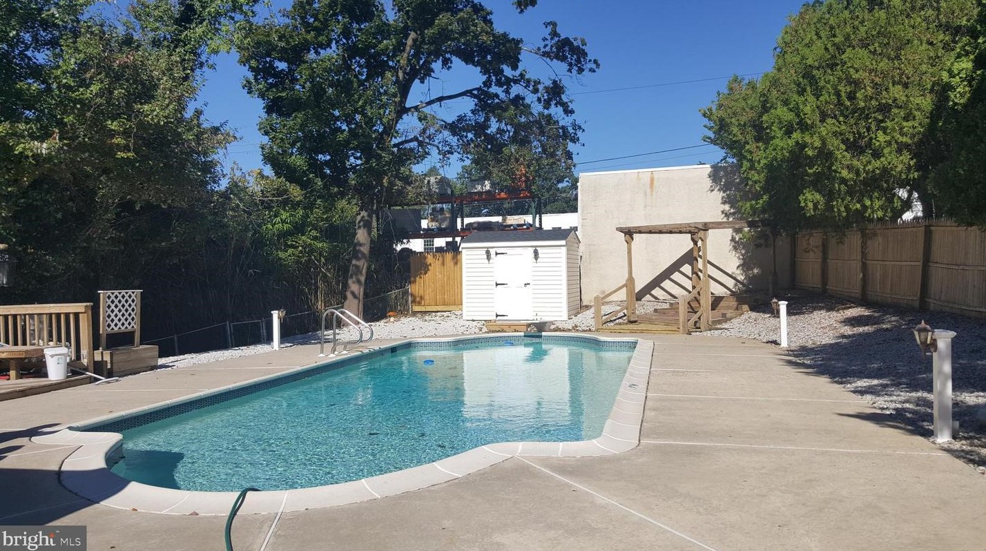 9 Dora Dr, Media, PA 19063