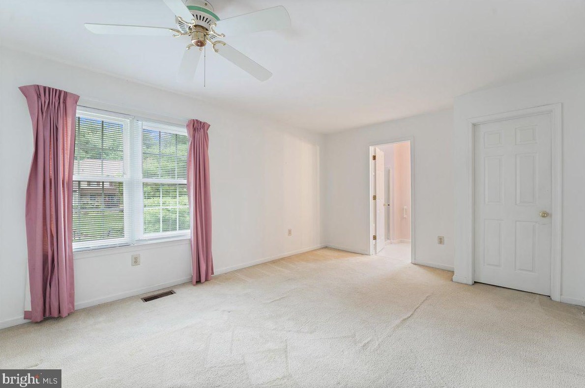 147 Knollwood Ct, Chester PA  19014-1260 exterior