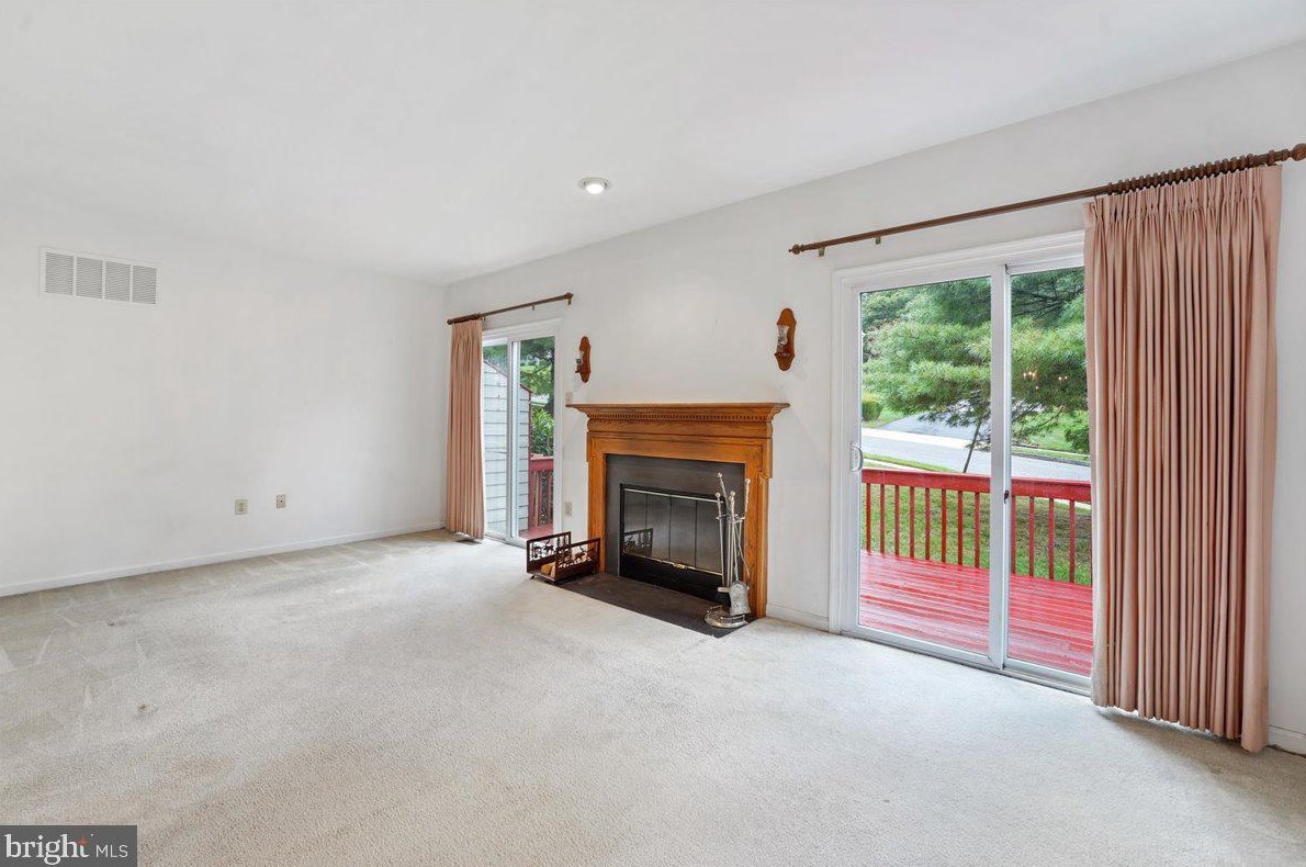 147 Knollwood Ct, Chester PA  19014-1260 exterior