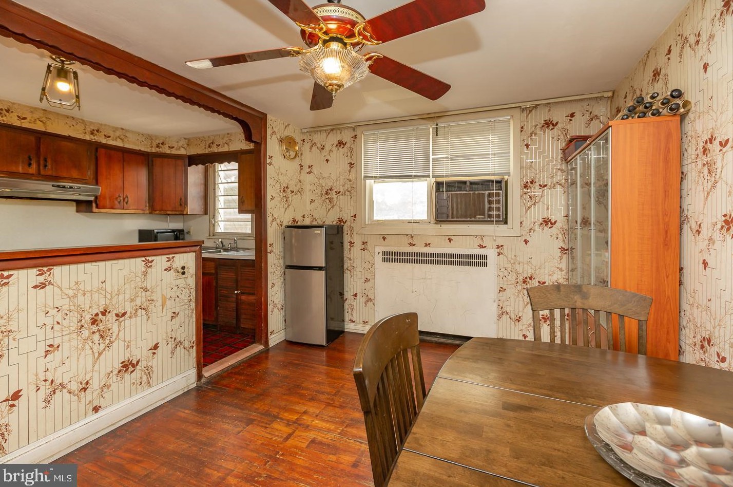 277 Glendale Rd, Upper Darby PA 19082-4017 exterior