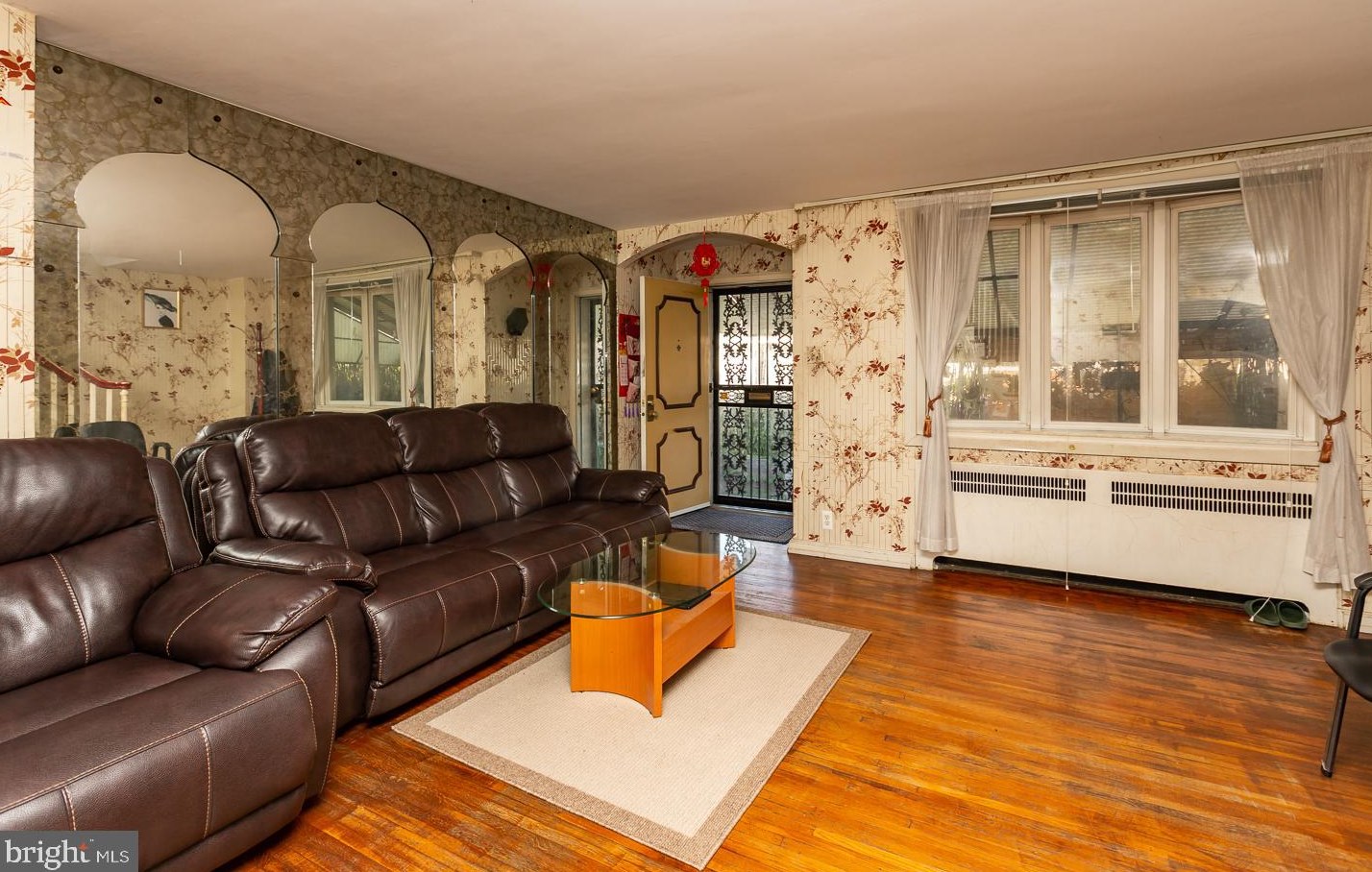 277 Glendale Rd, Upper Darby PA 19082-4017 exterior