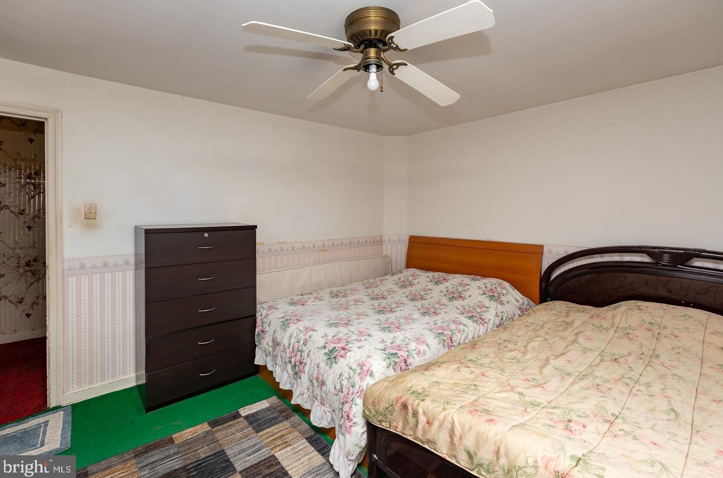 277 Glendale Rd, Upper Darby PA 19082-4017 exterior