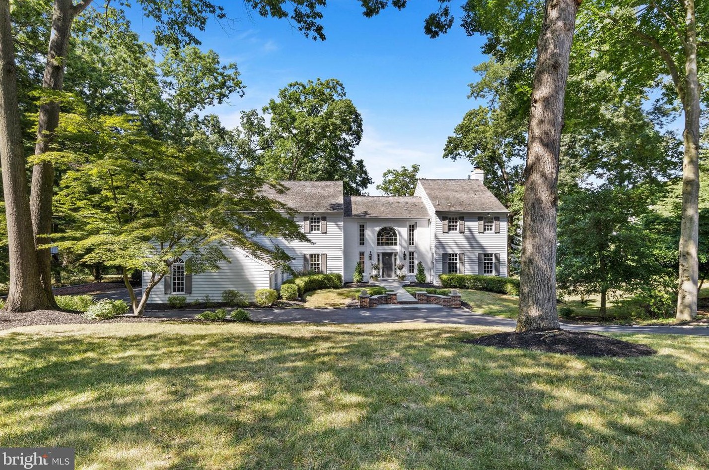 2224 E Deerfield Dr, Media, PA 19063