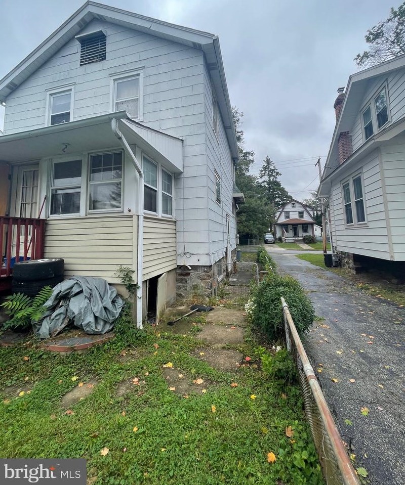 1443 Elmwood Ave, Sharon Hill, PA 19079-2208