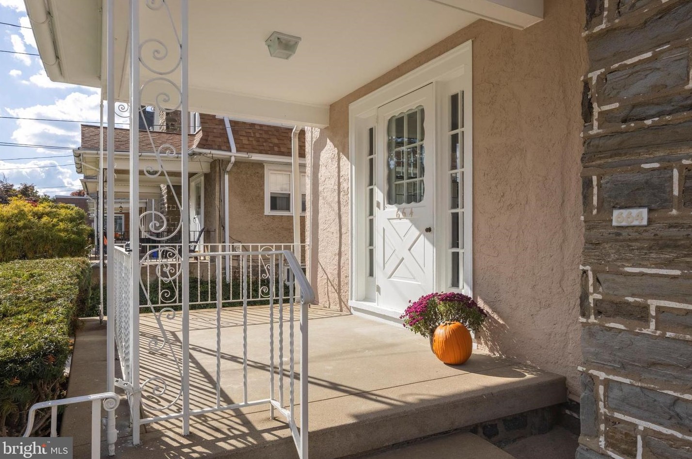 664 Georges Ln, Ardmore, PA 19003
