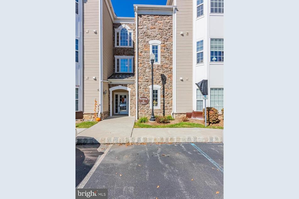 523 Creekside Dr, Brookhaven, PA 19015 MLS PADE2036184 Coldwell Banker