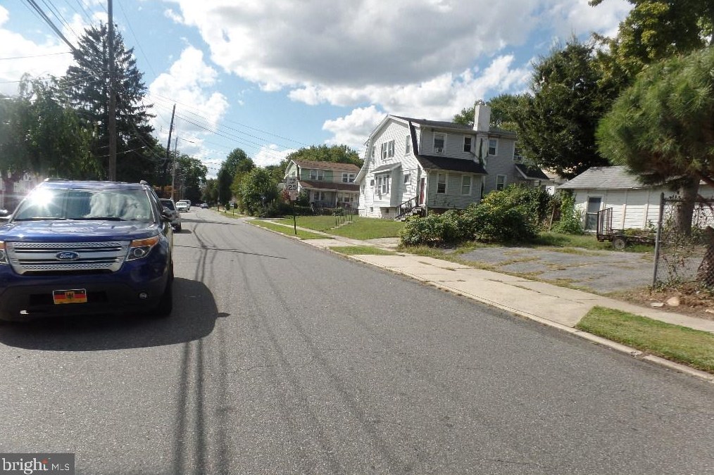 7 S Wells Ave, Manor, PA 19036