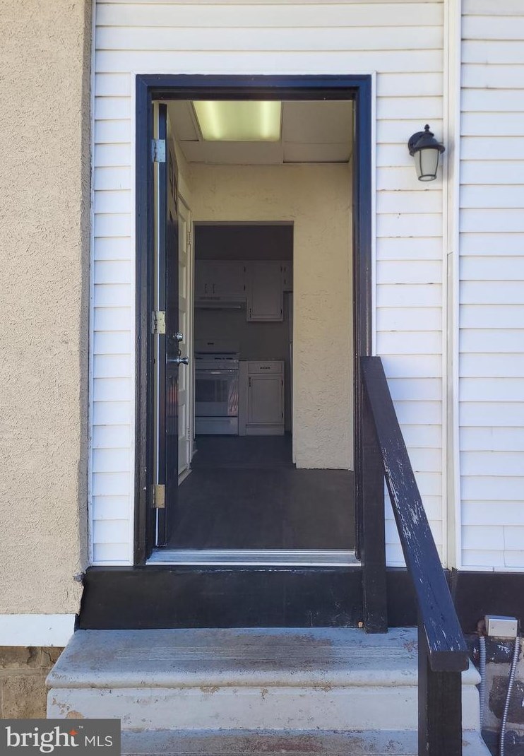 336 Cedar Ln, Upper Darby PA  19082-2734 exterior