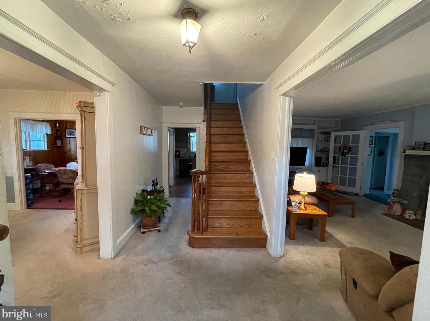 733 Lindale Ave, Oakview, PA 19026