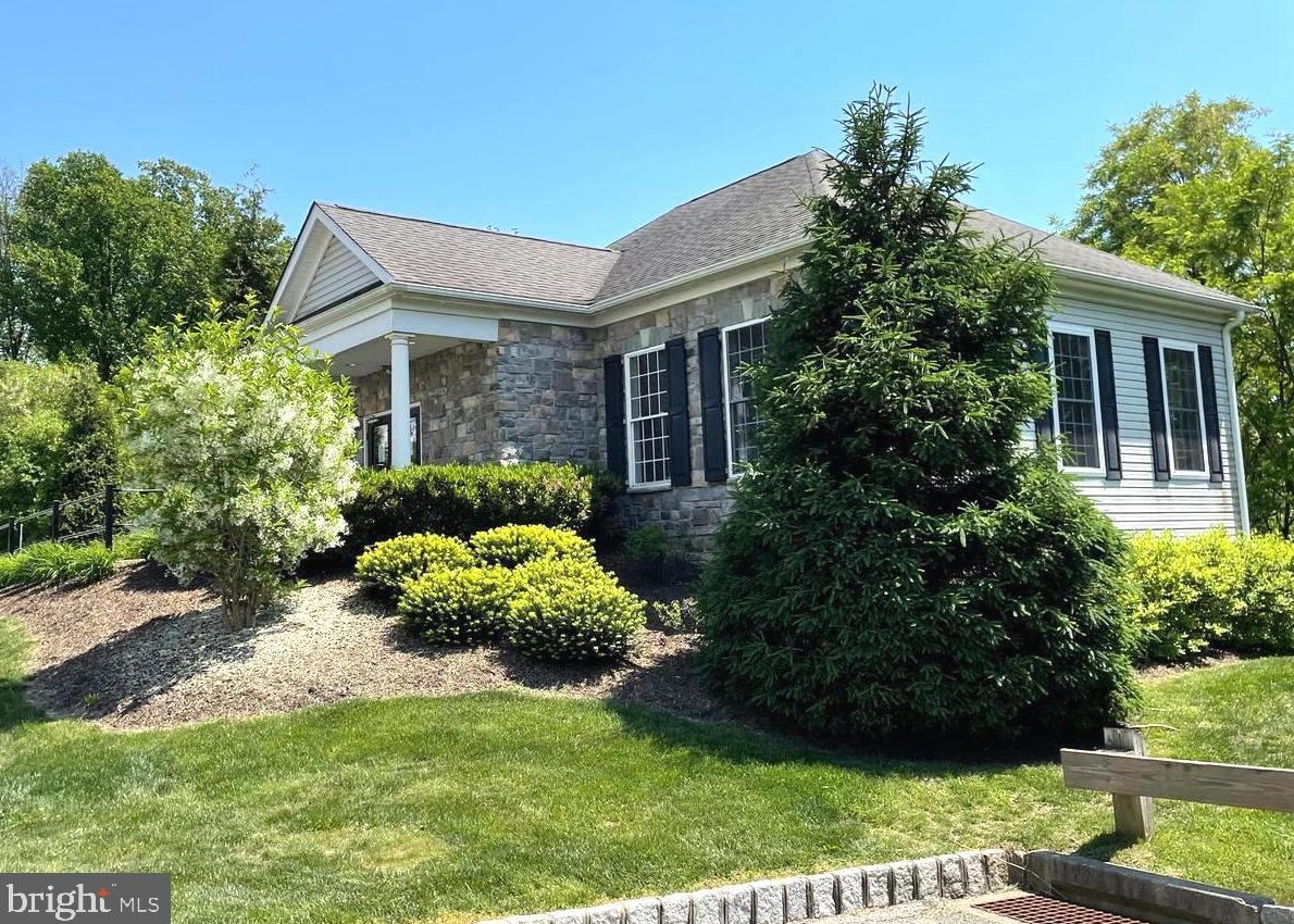2105 Lydia Hollow Dr #a2, Glen Mills, PA 19342