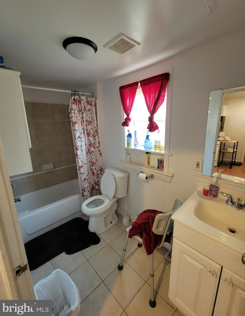721 Mcilvain St, Chester, PA 19013