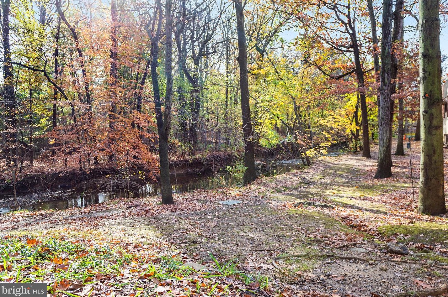 100 E Glenolden Ave #f-1, Manor, PA 19036