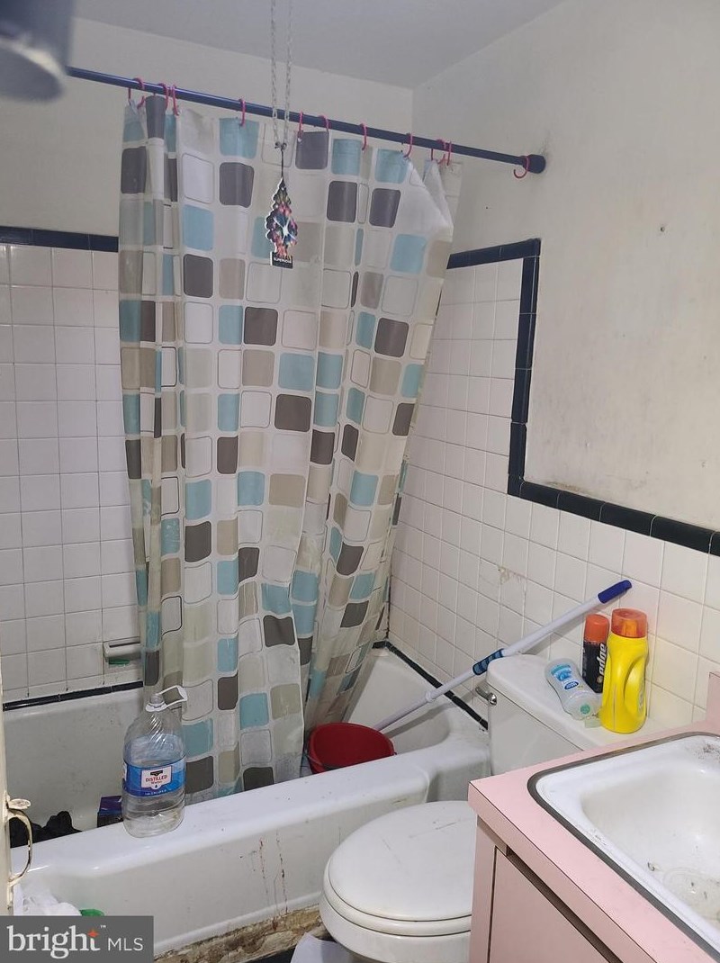 348 Springton Rd, Upper Darby PA 19082-4616 exterior