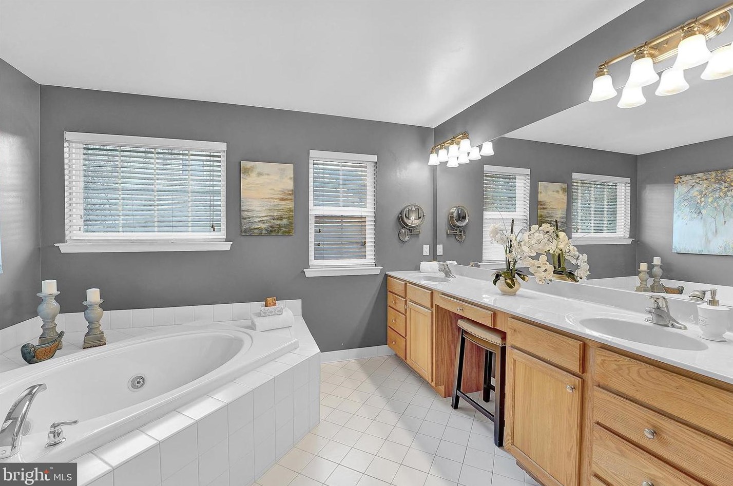 20 Venuti Dr, Chester PA 19014-3600 exterior