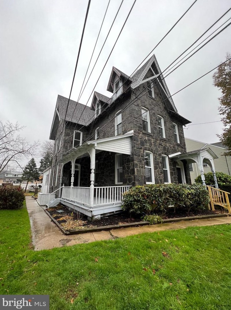 222 Henderson Ave #1, Ridley Park, PA 19078