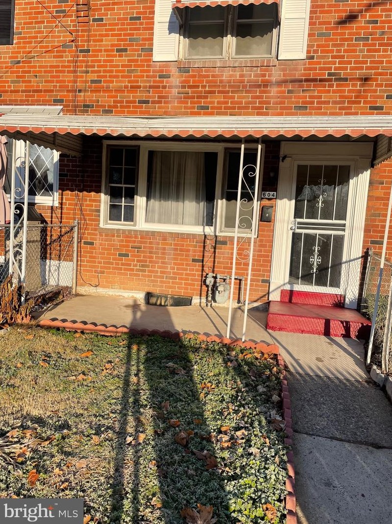 604 W 14th St, Chester, PA 19013