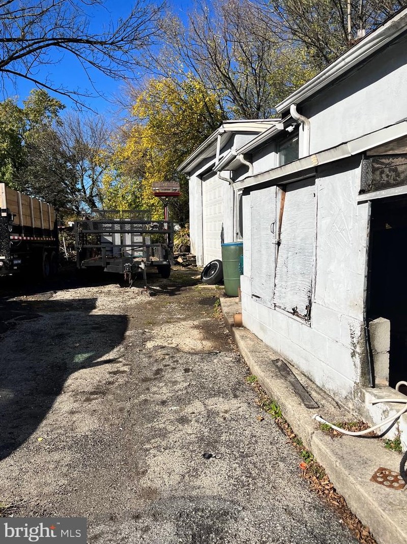 208 N Academy Ave, Manor, PA 19036