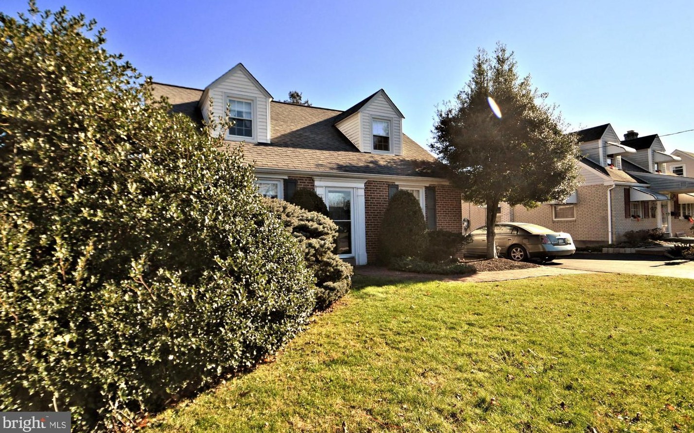 301 Taylor Rd, Coal Township, PA 19064
