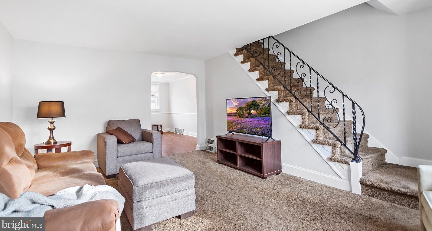 1069 Brookwood Ln, Manor, PA 19036
