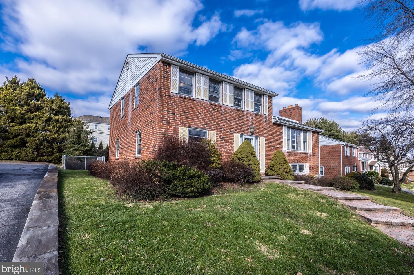 130 Harned Dr, Coal Township, PA 19064