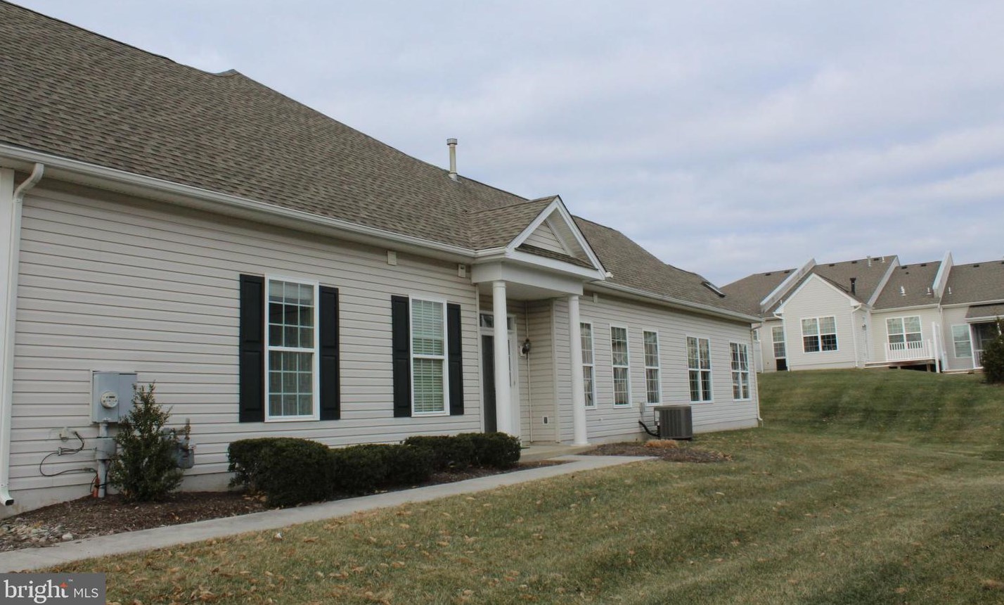 1636 Dogwood Dr, Boothwyn, PA 19060
