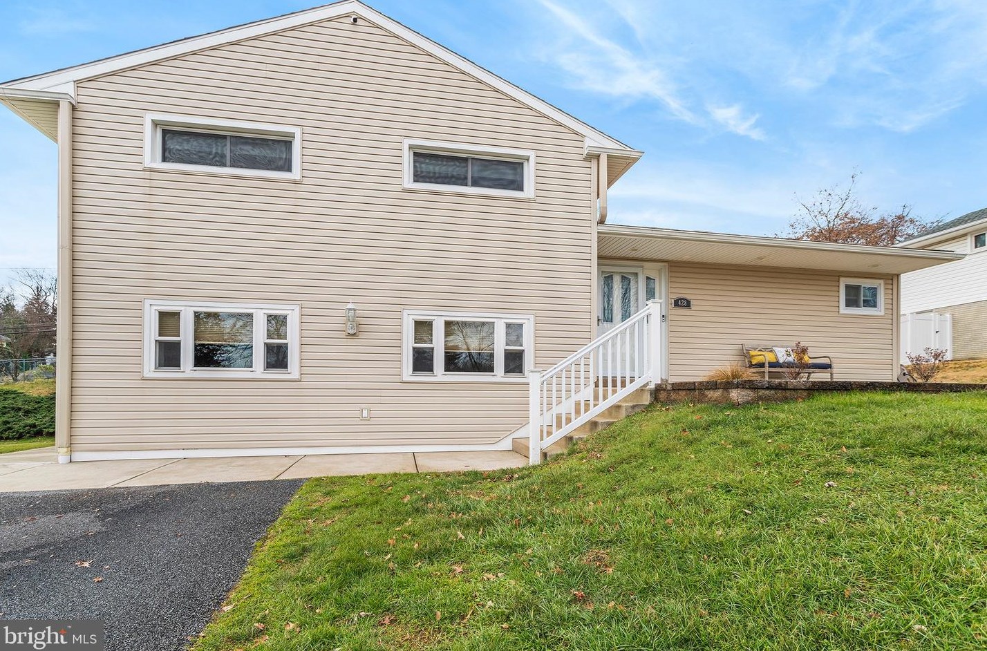 428 Burns Dr, Coal Township, PA 19064