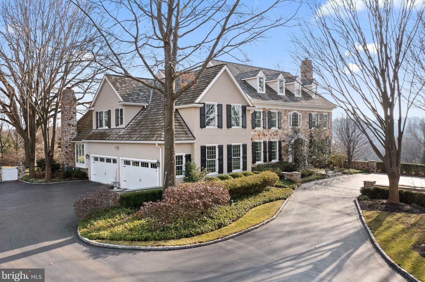 21 Harrison Dr, Newtown Square, PA 19073