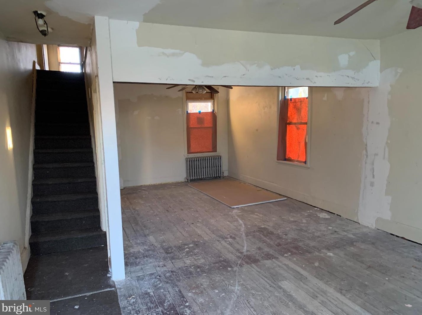 337 10th St, Chester PA  19013-5902 exterior