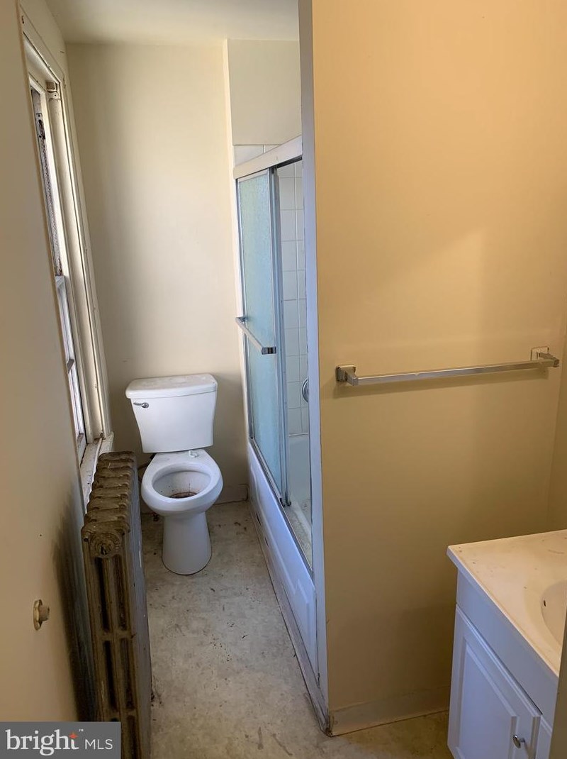 337 10th St, Chester PA  19013-5902 exterior