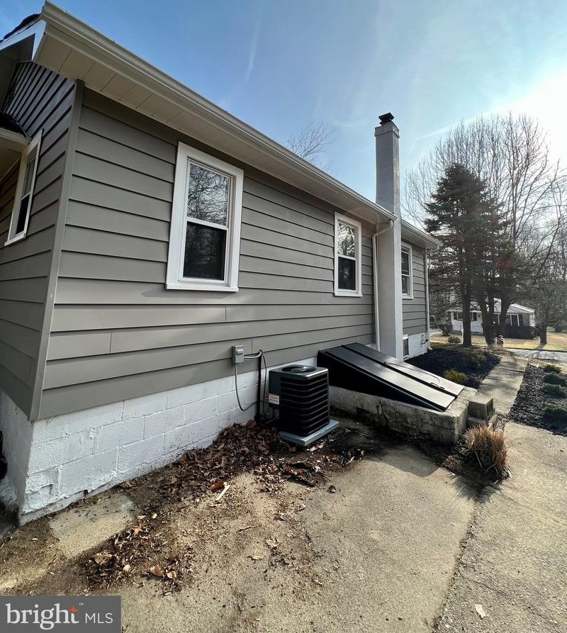 1718 Peach St, Boothwyn, PA 19061