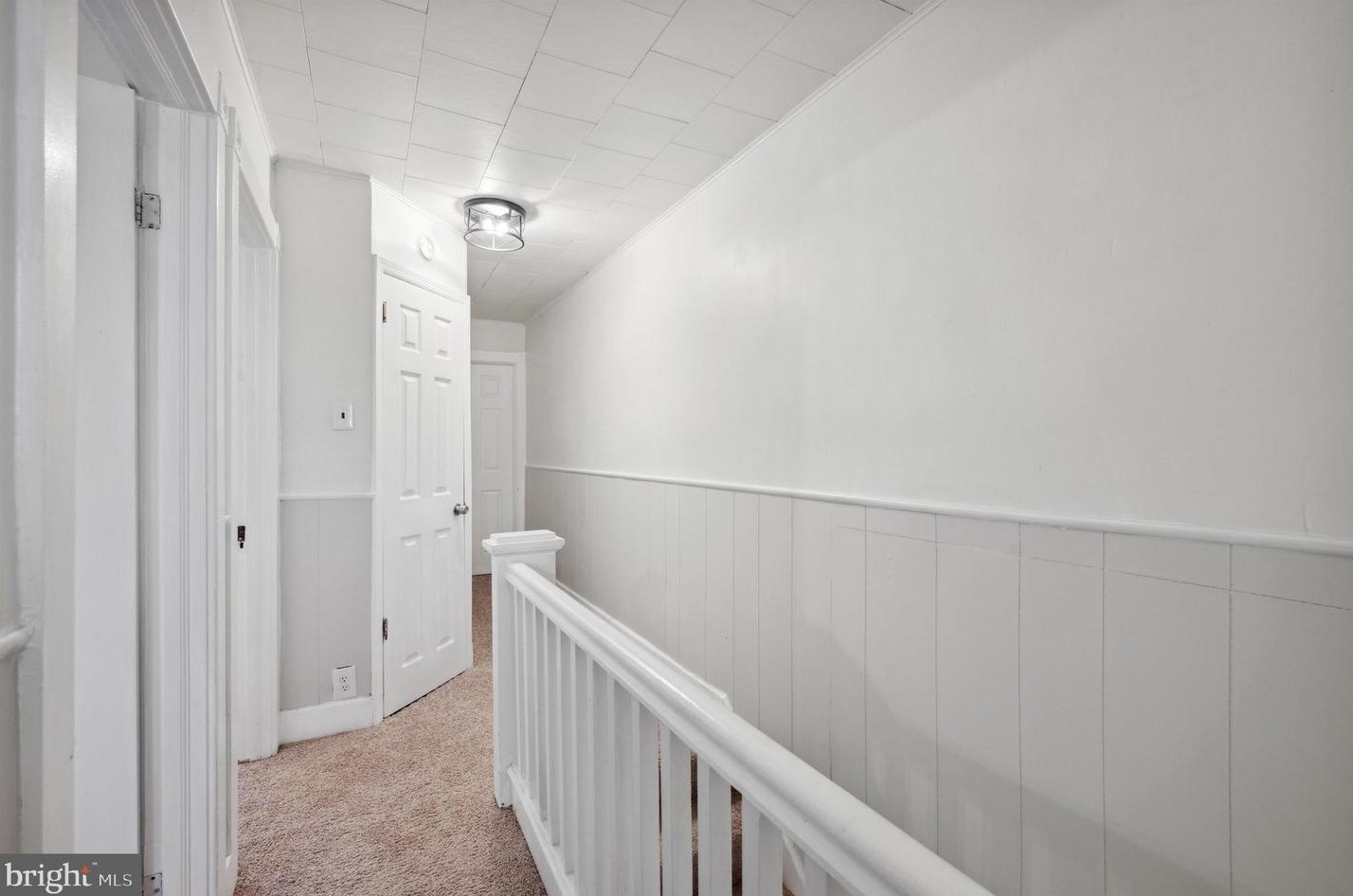 30 State Rd, Upper Darby PA 19082-1610 exterior