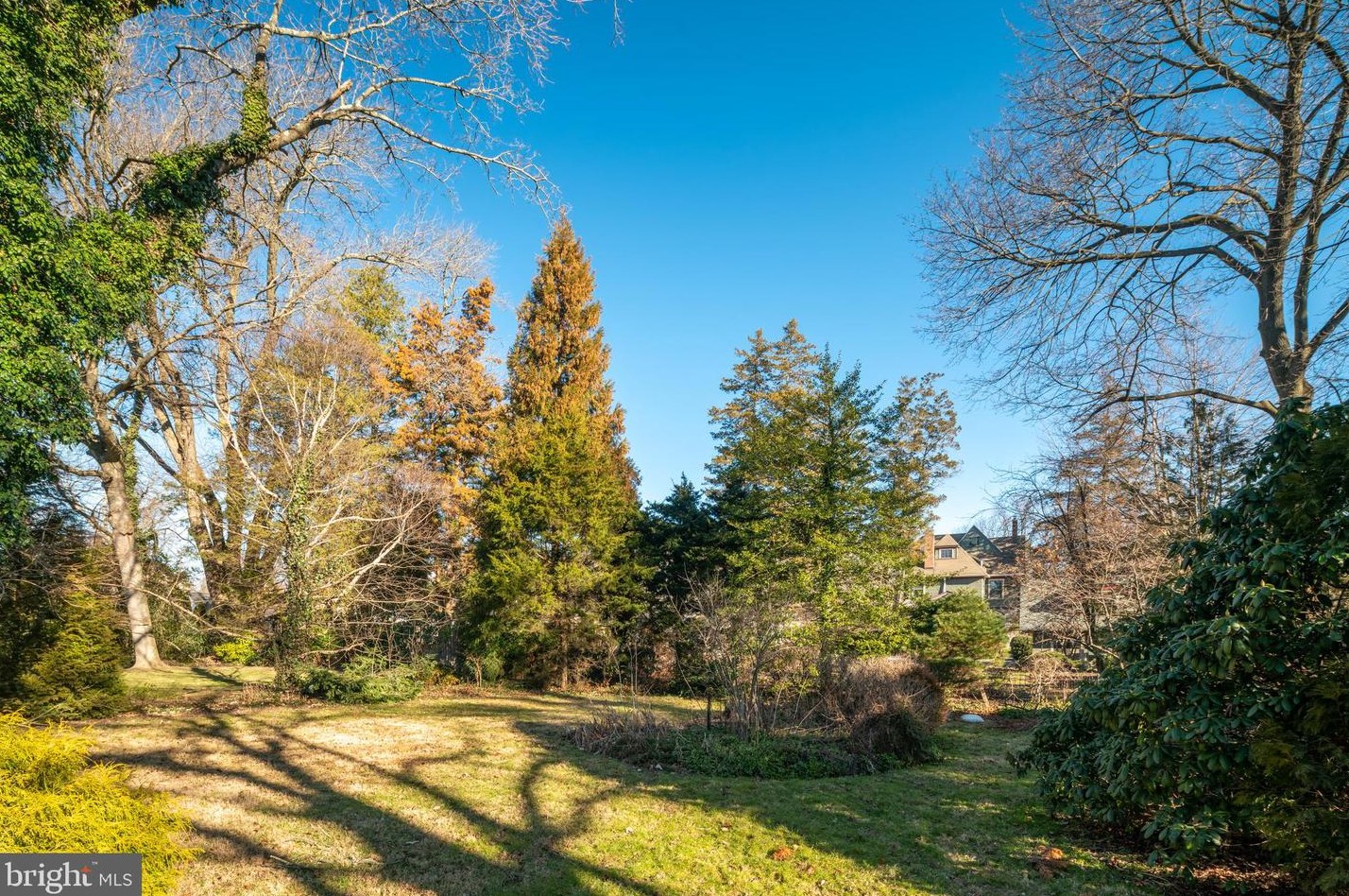 247 Haverford Ave, Swarthmore PA  19081-1722 exterior