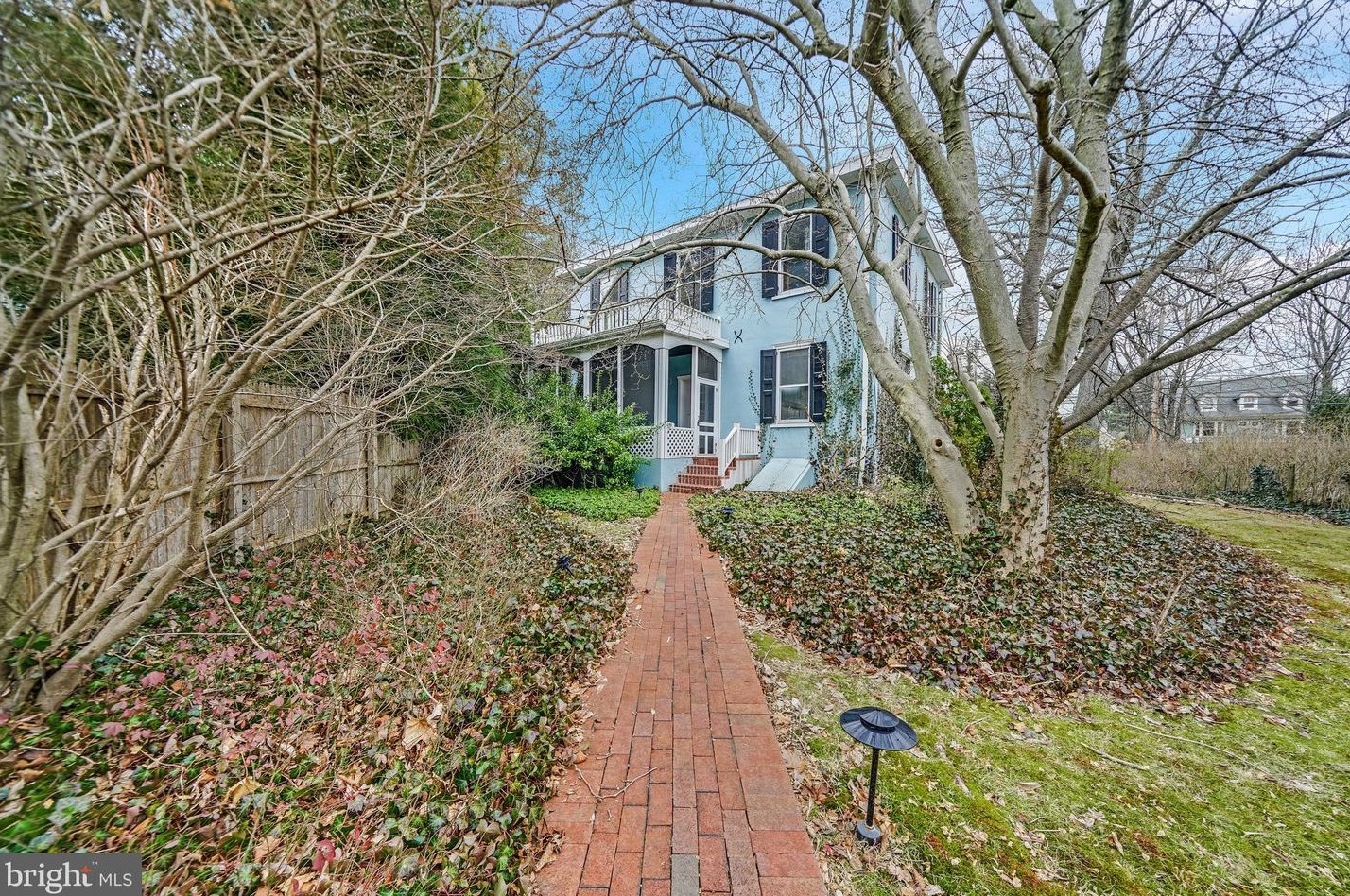 301 N Providence Rd, Coal Township, PA 19086